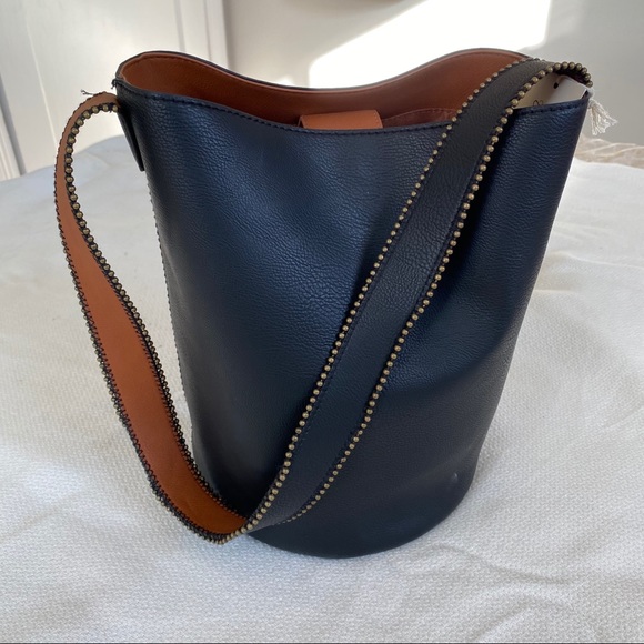 Universal Thread Handbags - Bucket Shoulder Bag